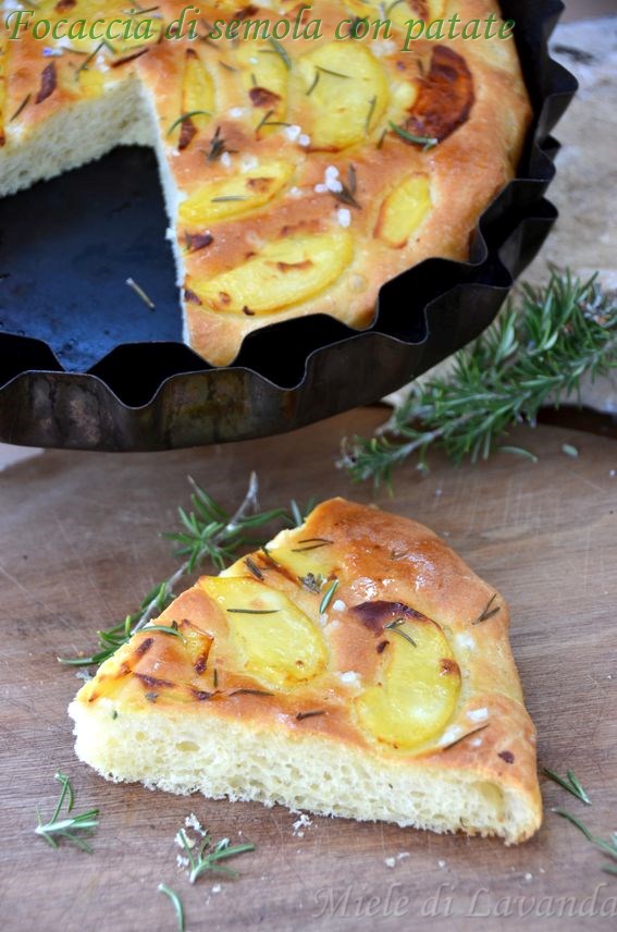 Focaccia di semola con patate