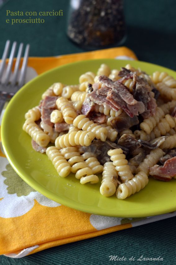 Pasta con carciofi e prosciutto