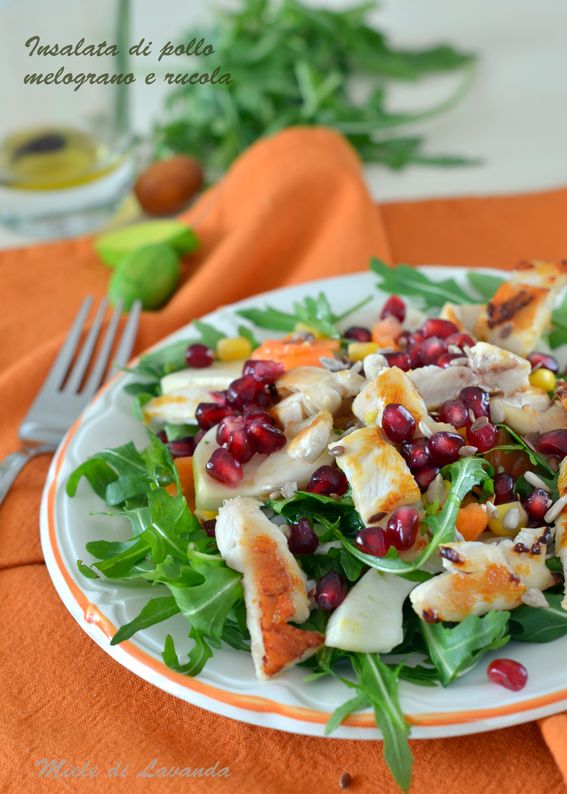 Insalata di pollo melograno e rucola