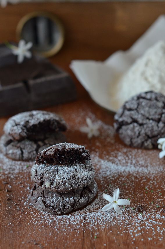 Biscottini morbidi al cioccolato fondente e semi di vaniglia