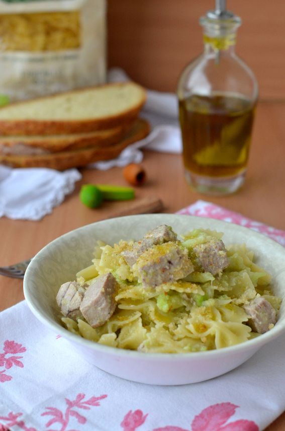 Farfalle Bio con cime di cavolo tonno e pane croccante