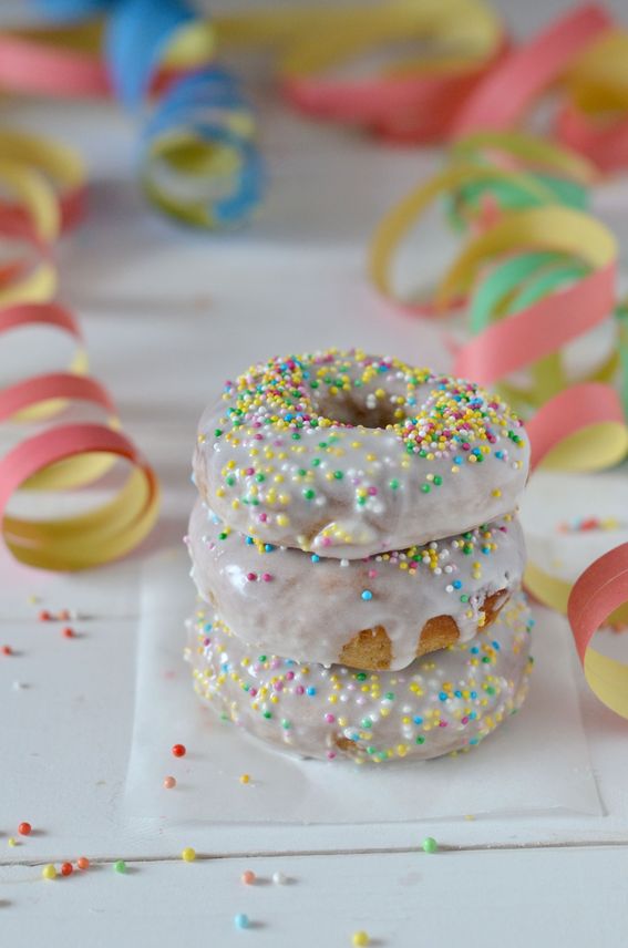 Taralli dolci di carnevale con patate bollite e farinella