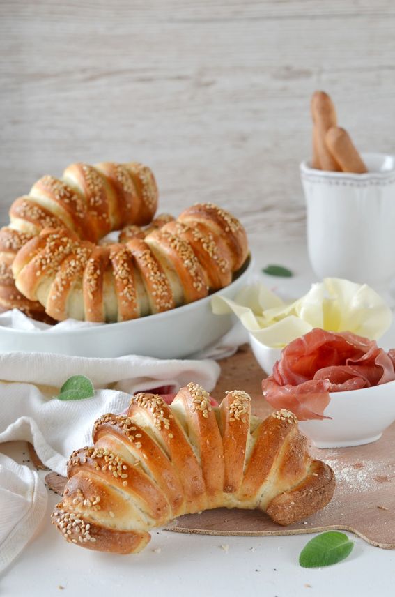 Cornetti semidolci più soffici con olio ricetta delle Sorelle Simili