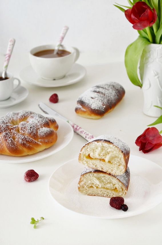 Flauti brioche soffice con yogurt e albicocche senza burro