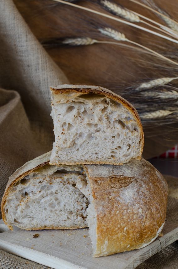 Pane di semola con lievito naturale con cottura frigo forno