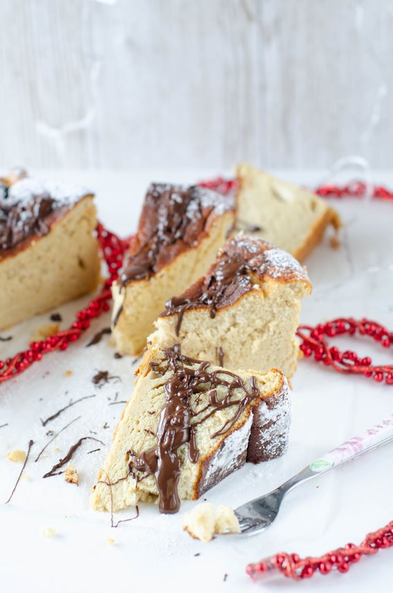 Torta nuvola di yogurt al cocco con cioccolato ovvero torta spongecake