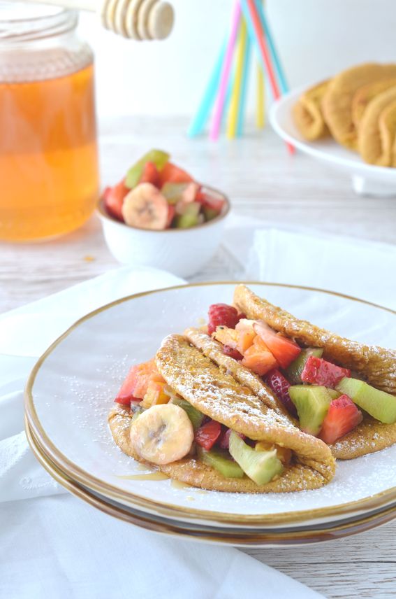 Tacos dolci senza burro con frutta mista di stagione e miele