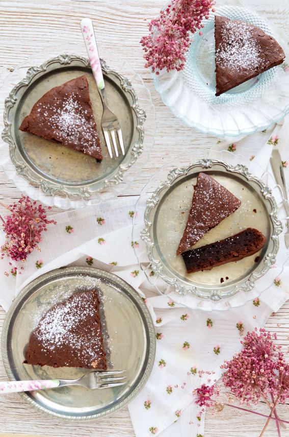 Torta di cioccolato fondente e ricotta senza burro e senza lievito