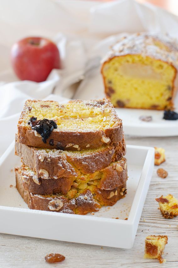 Plumcake sofficissimo senza burro con mele e nocciole