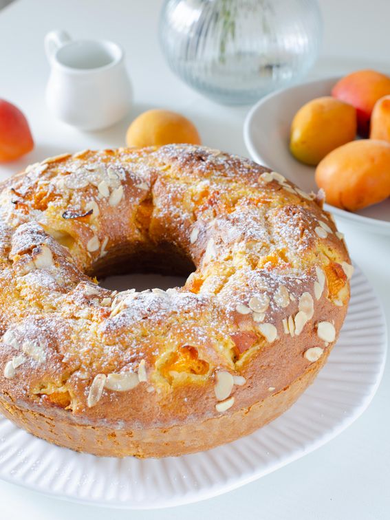 Ciambella di albicocche con yogurt senza burro