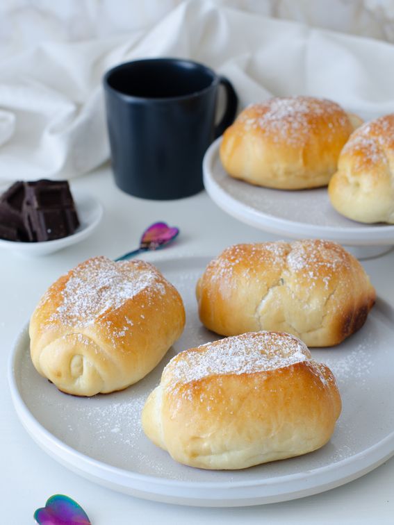 Brioche arrotolata con farcitura di cioccolato