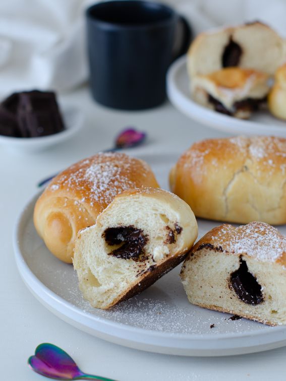 Brioche arrotolata con farcitura di cioccolato