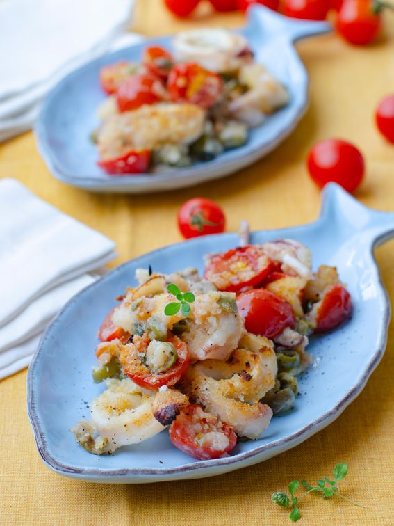 Anelli di totano gratinati al forno con olive e pomodorini