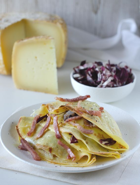 Crespelle con radicchio speck e pecorino D’Angio Deliziosa