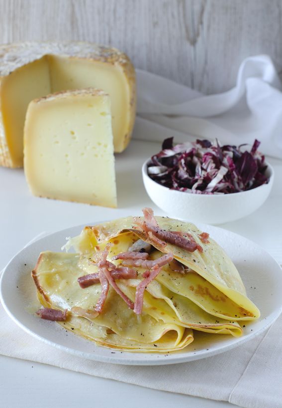 Crespelle con radicchio speck e pecorino D’Angio Deliziosa